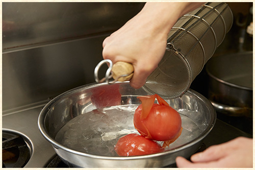 トマト湯剥き